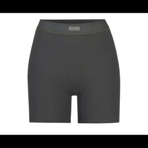 SKIMS COTTON RIB BOXER in DEEP SEA